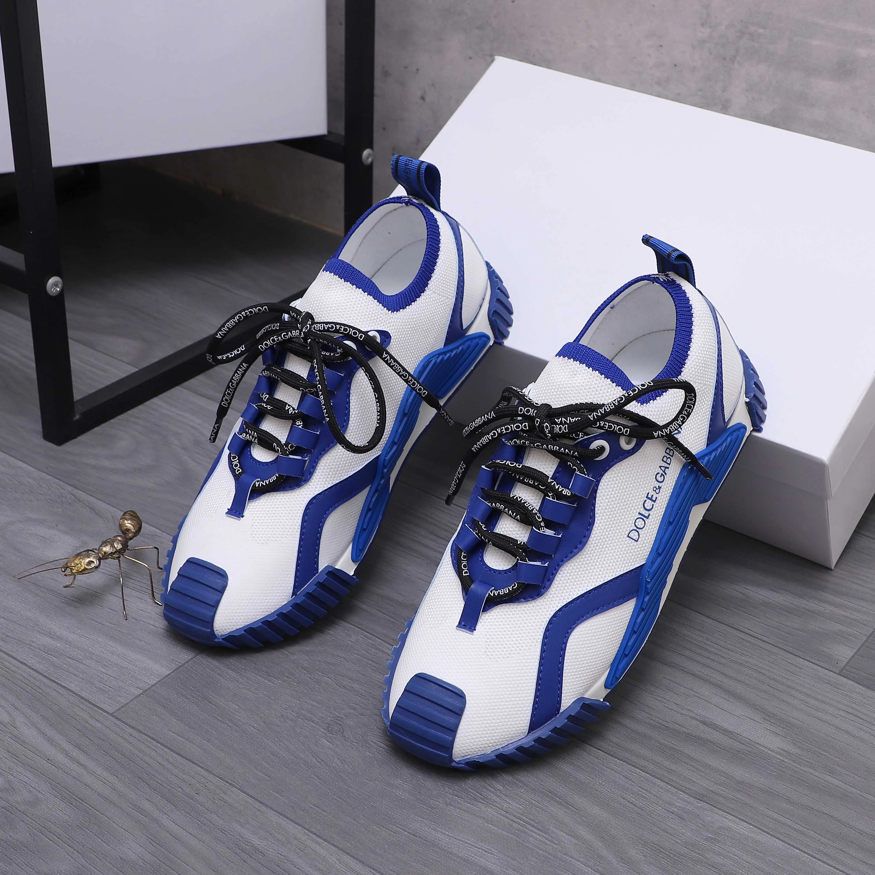 Men's shoes💰442 Product trademark: DG (Dolce & Gabbana) couple's casual shoes Regular size: 35-46 Product materials: Selected cowhide stitching fly woven upper, cowhide insole, original outsole